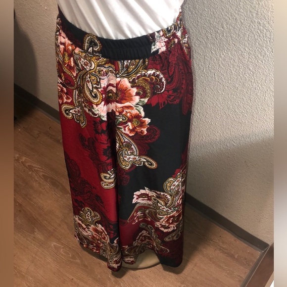 *NWT* C EST. 1946 Chic Paisley Maxi Skirt - Red and Black - Picture 4 of 9